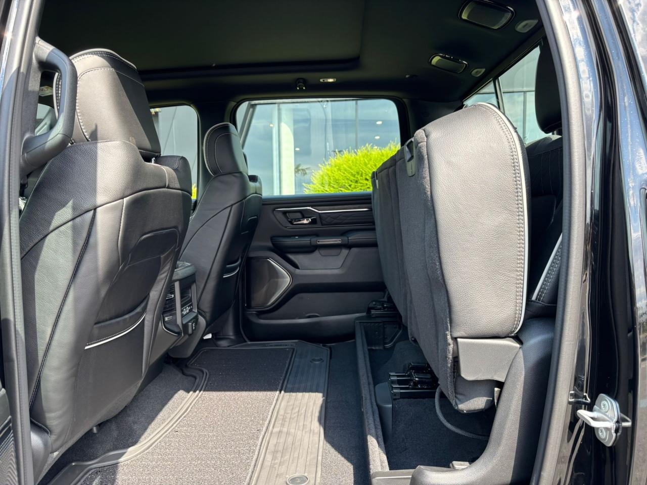 DODGE RAM 1500 CREW LIMITED NIGHT EDITION RAMBOX 2025