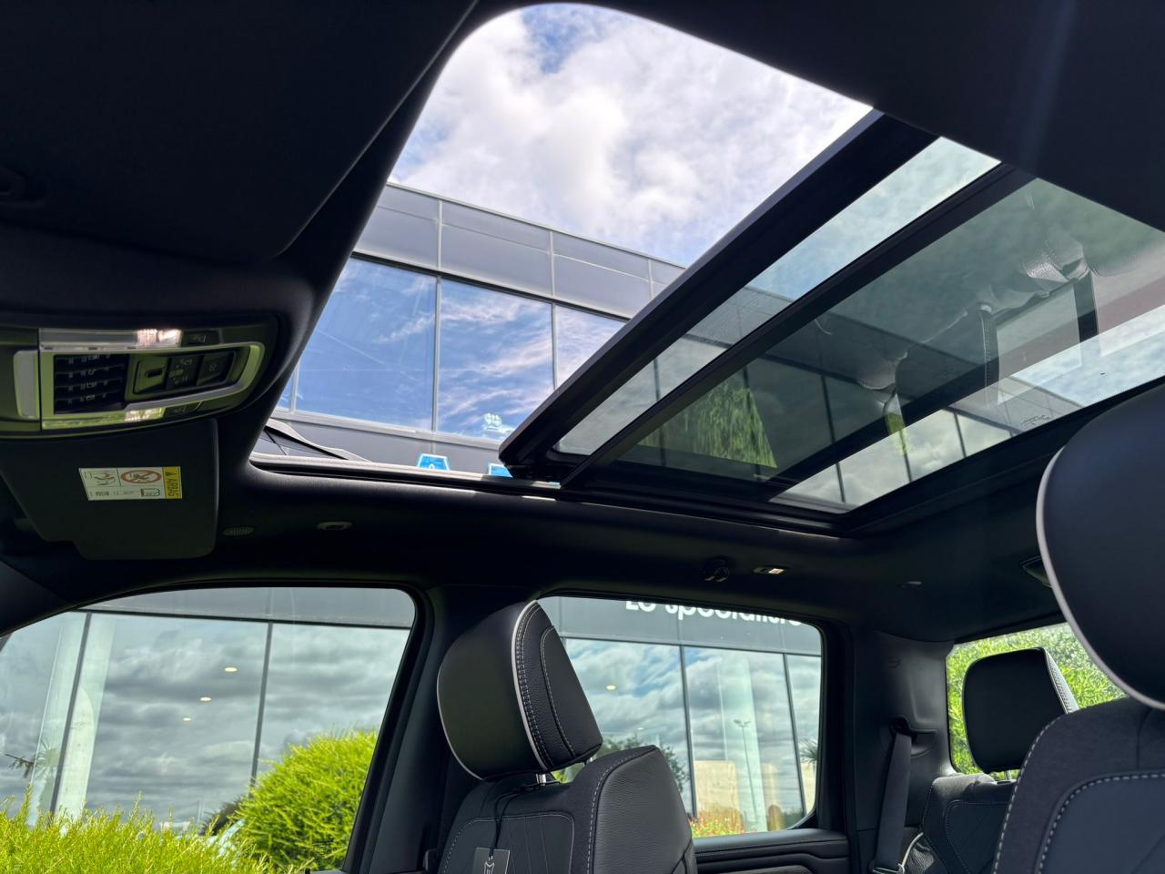 DODGE RAM 1500 CREW LIMITED NIGHT EDITION RAMBOX 2025