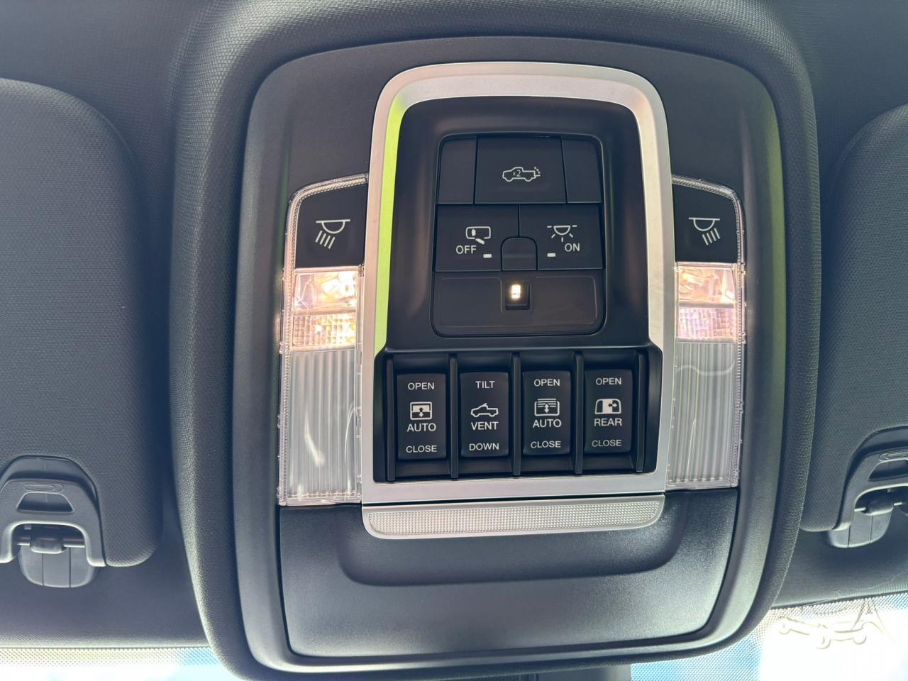 DODGE RAM 1500 CREW LIMITED NIGHT EDITION RAMBOX 2025