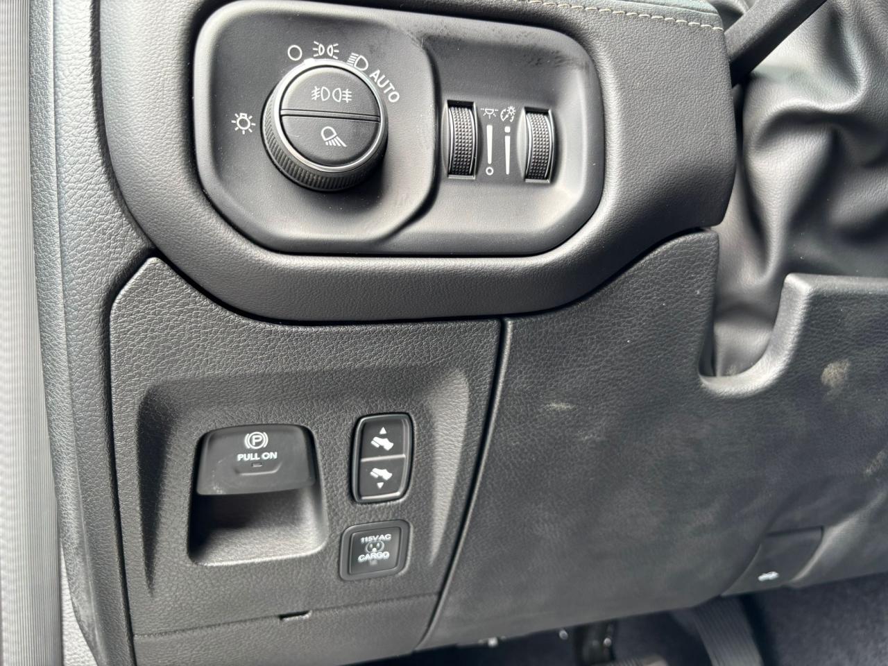 DODGE RAM 1500 CREW LIMITED NIGHT EDITION RAMBOX 2025