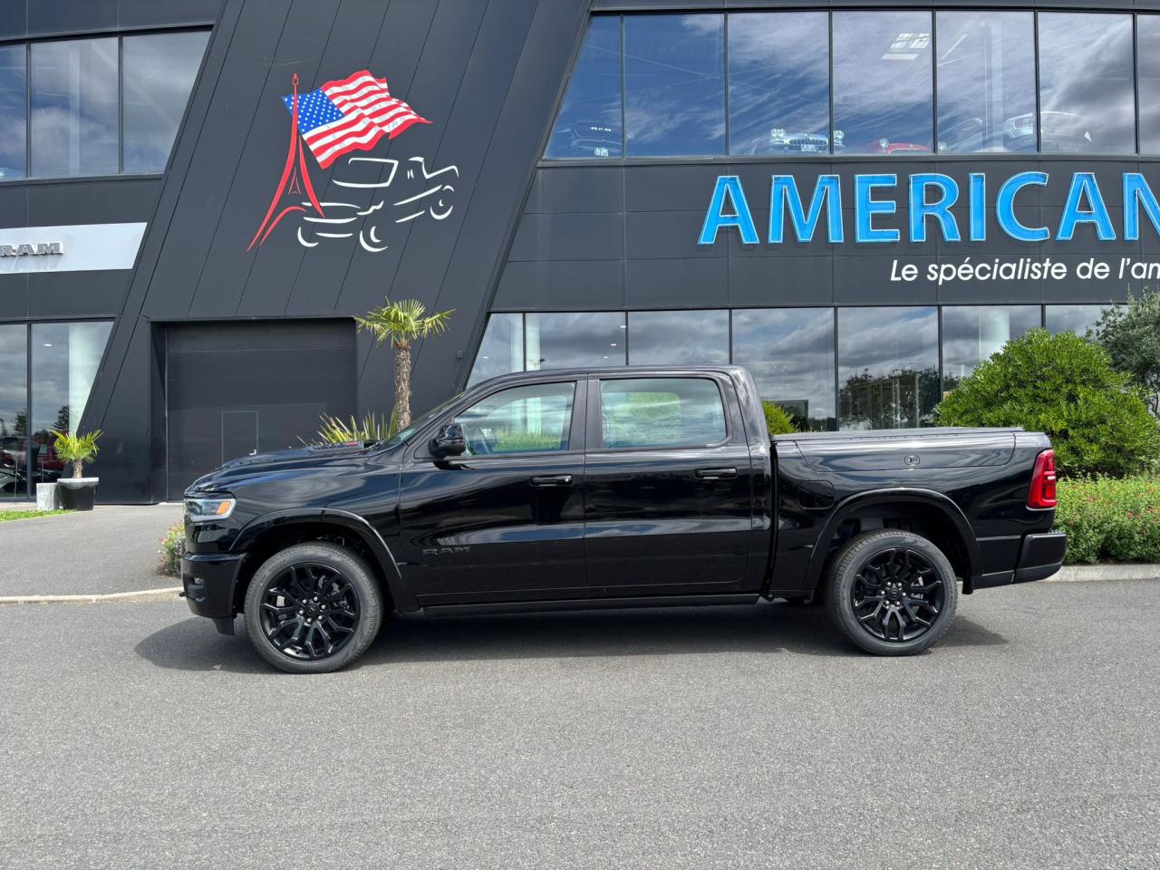 DODGE RAM 1500 CREW LIMITED NIGHT EDITION RAMBOX 2025