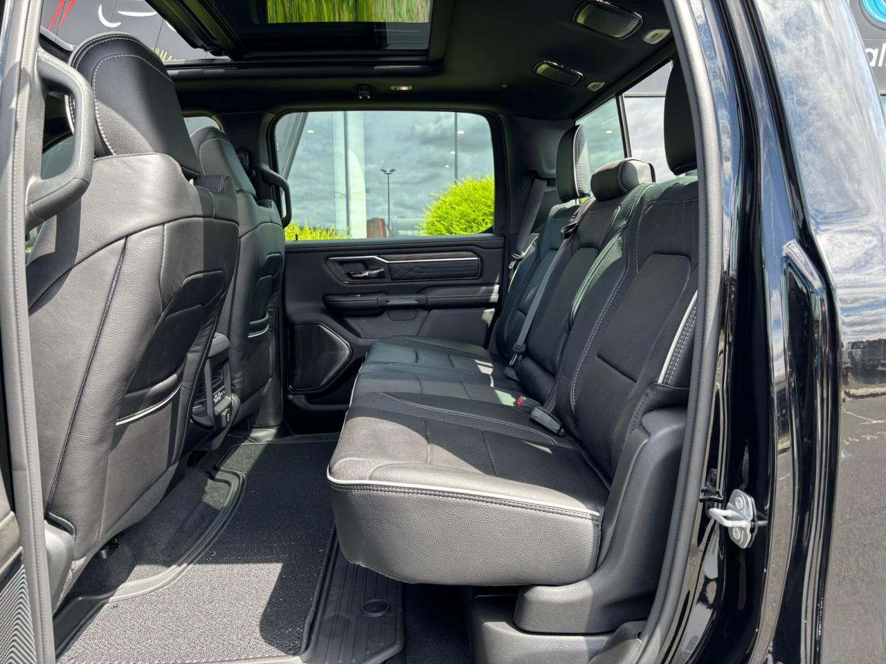 DODGE RAM 1500 CREW LIMITED NIGHT EDITION RAMBOX 2025