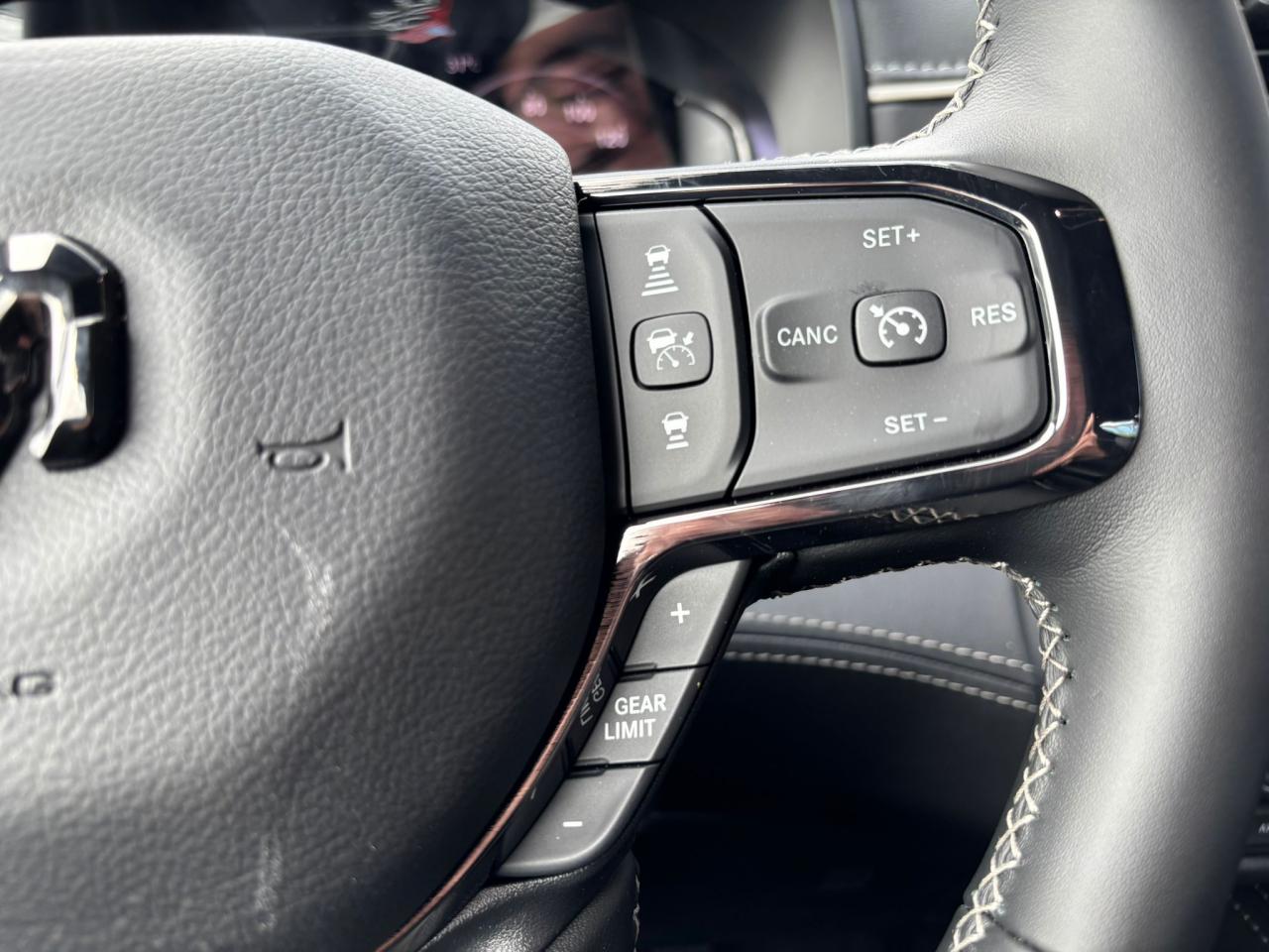 DODGE RAM 1500 CREW LIMITED NIGHT EDITION RAMBOX 2025