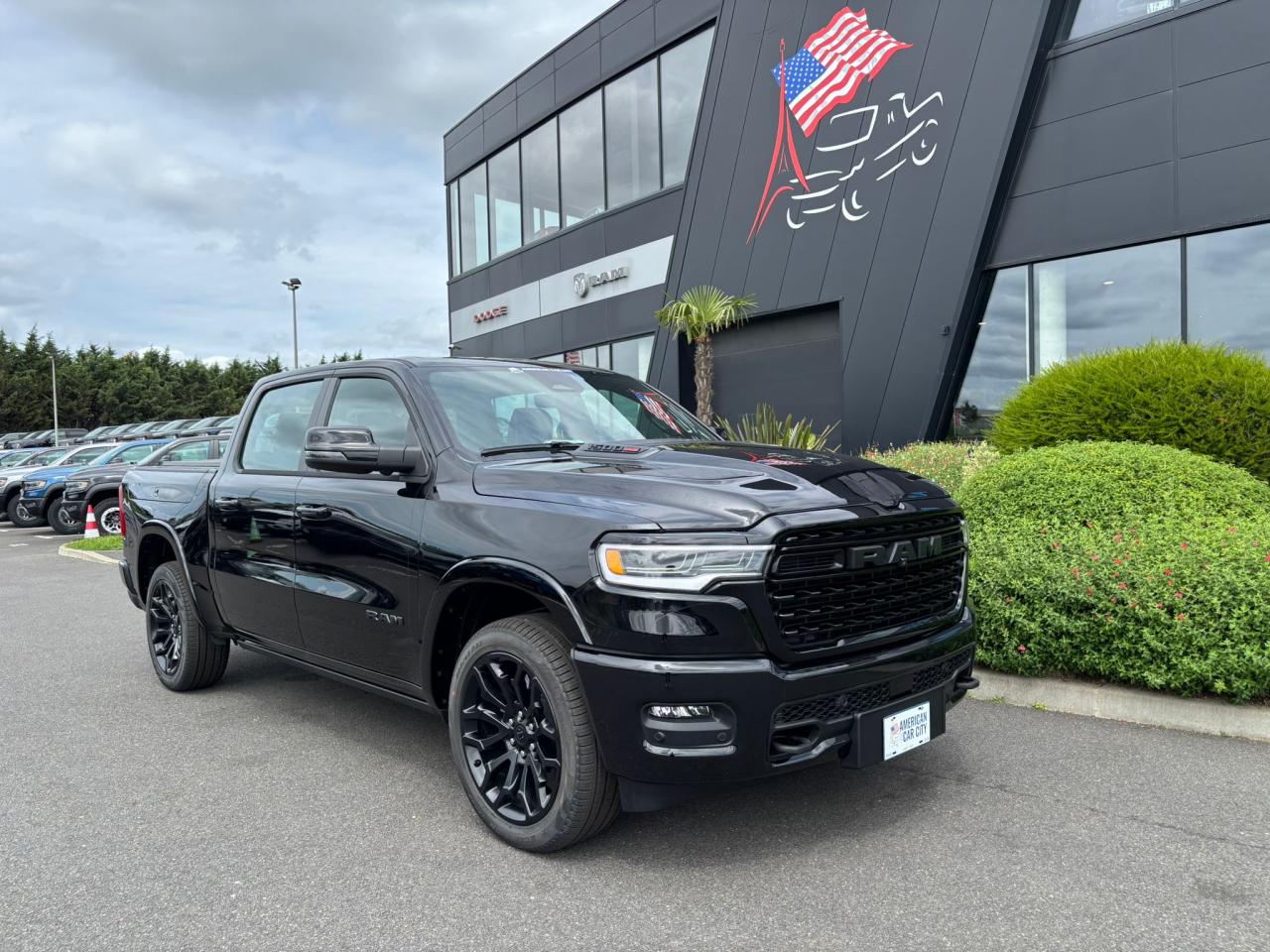 DODGE RAM 1500 CREW LIMITED NIGHT EDITION RAMBOX 2025