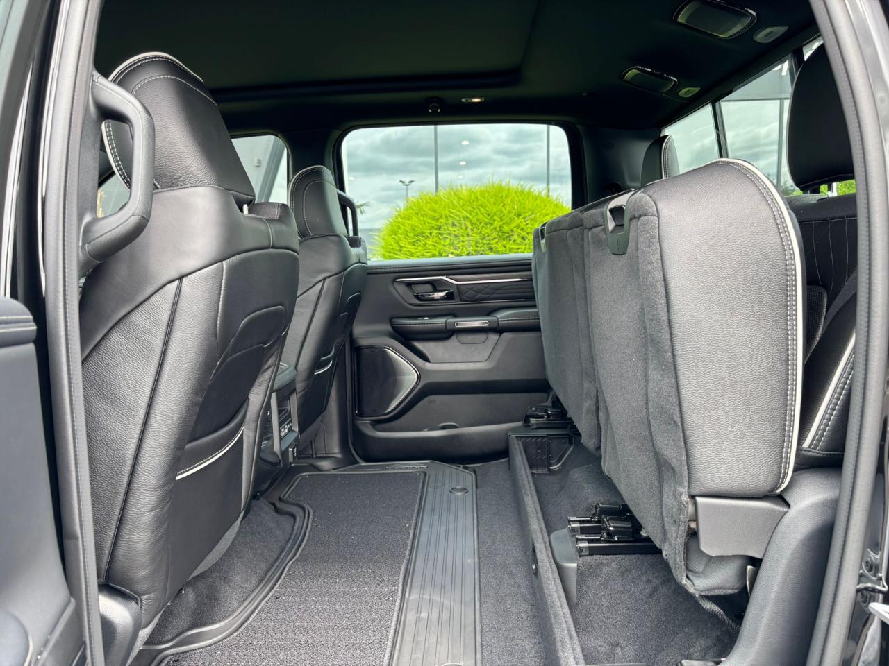 DODGE RAM 1500 CREW LIMITED NIGHT EDITION RAMBOX 2025