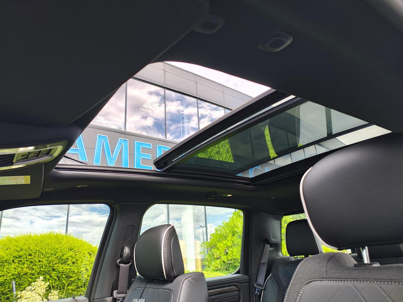 DODGE RAM 1500 CREW LIMITED NIGHT EDITION RAMBOX 2025