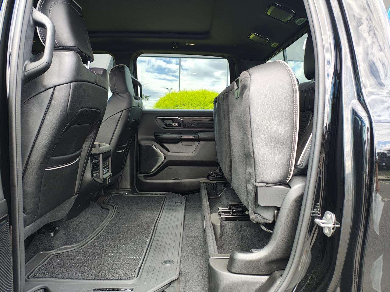 DODGE RAM 1500 CREW LIMITED NIGHT EDITION RAMBOX 2025