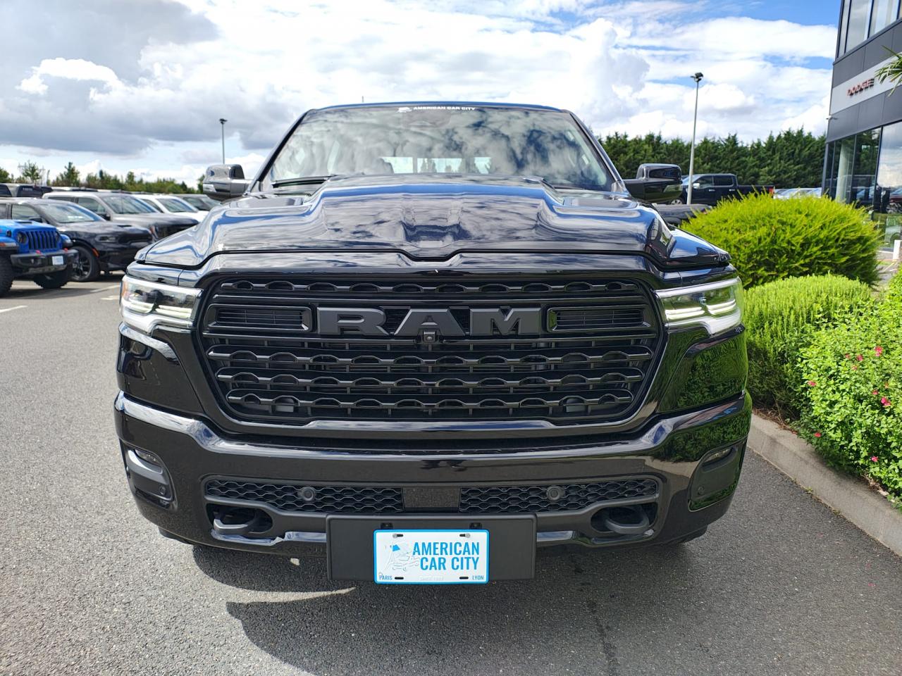 DODGE RAM 1500 CREW LIMITED NIGHT EDITION RAMBOX 2025