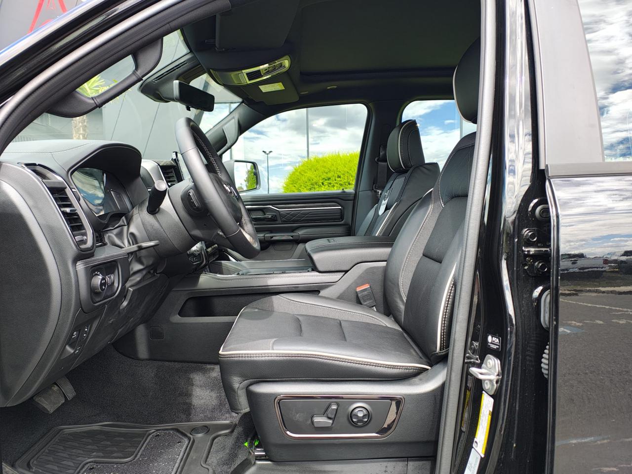 DODGE RAM 1500 CREW LIMITED NIGHT EDITION RAMBOX 2025