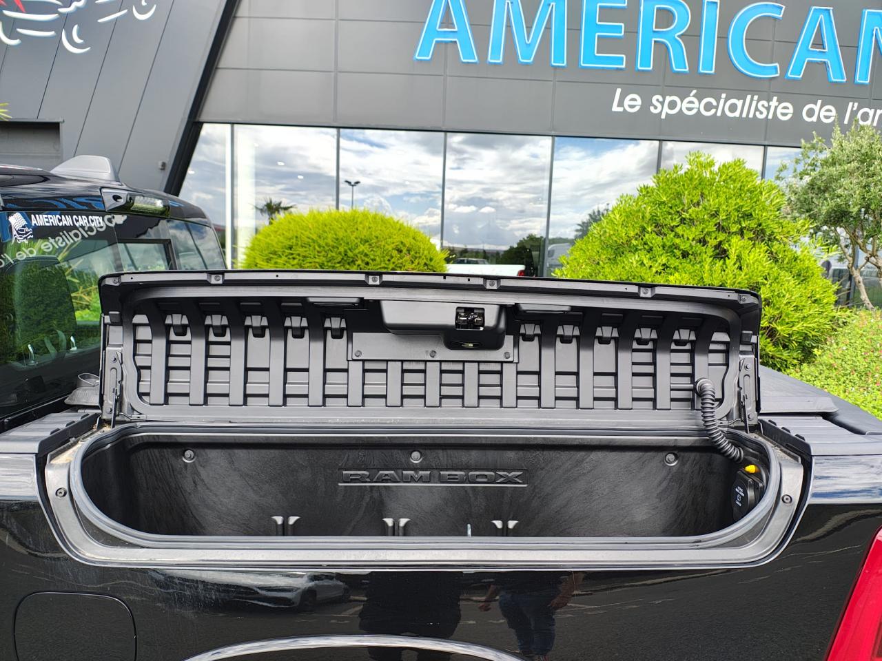 DODGE RAM 1500 CREW LIMITED NIGHT EDITION RAMBOX 2025