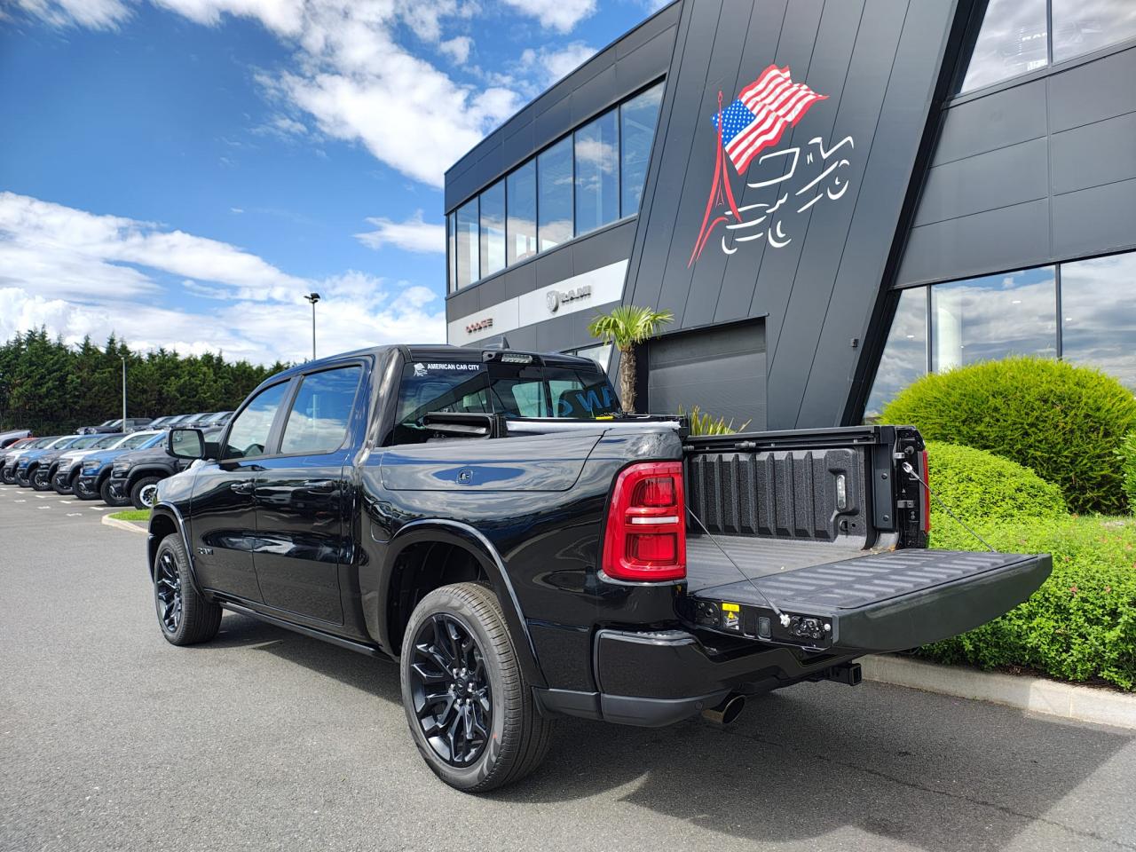 DODGE RAM 1500 CREW LIMITED NIGHT EDITION RAMBOX 2025