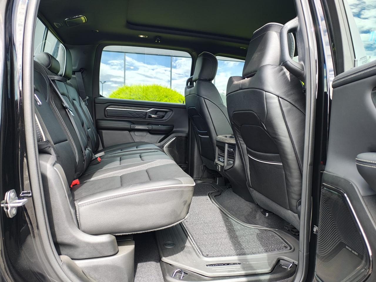 DODGE RAM 1500 CREW LIMITED NIGHT EDITION RAMBOX 2025