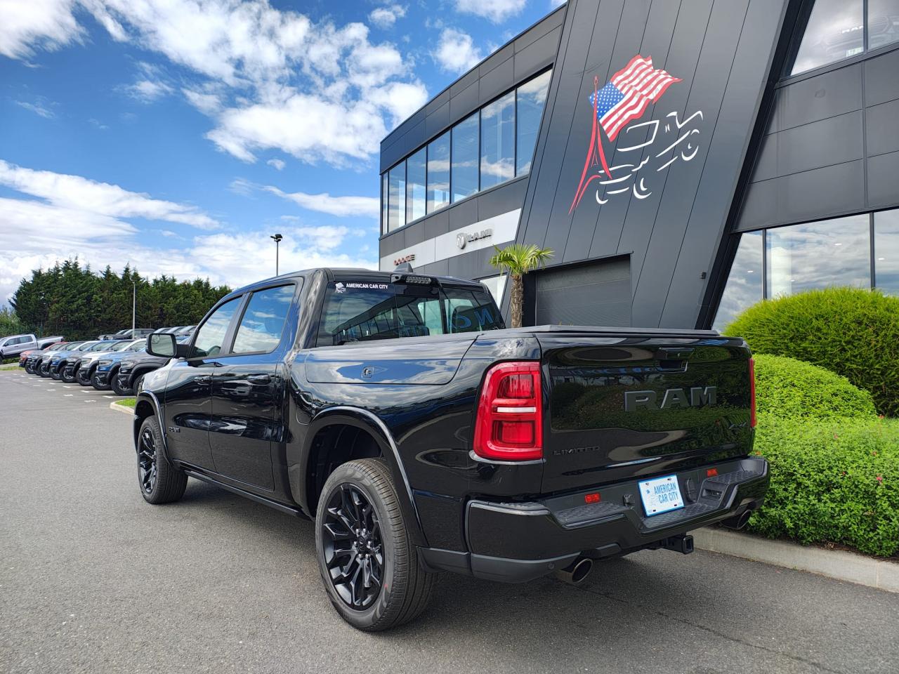 DODGE RAM 1500 CREW LIMITED NIGHT EDITION RAMBOX 2025