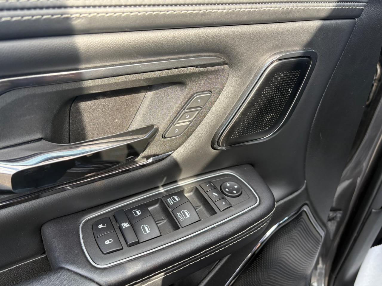 DODGE RAM 1500 CREW LIMITED NIGHT EDITION RAMBOX HAYON MULTI