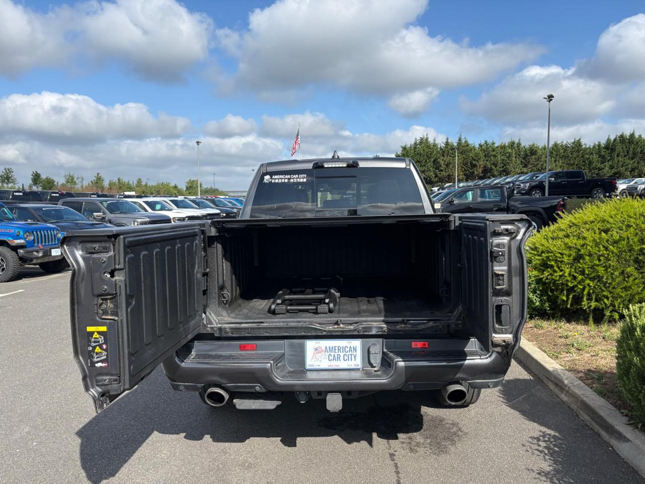 DODGE RAM 1500 CREW LIMITED NIGHT EDITION RAMBOX HAYON MULTI
