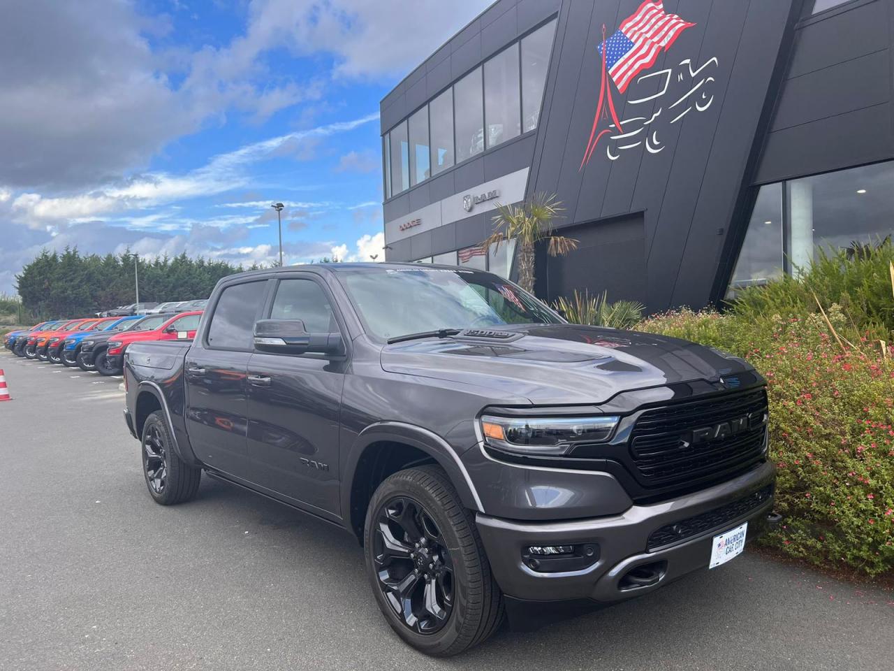 DODGE RAM 1500 CREW LIMITED NIGHT EDITION - RAMBOX - HAYON MULTIFONCTIONS