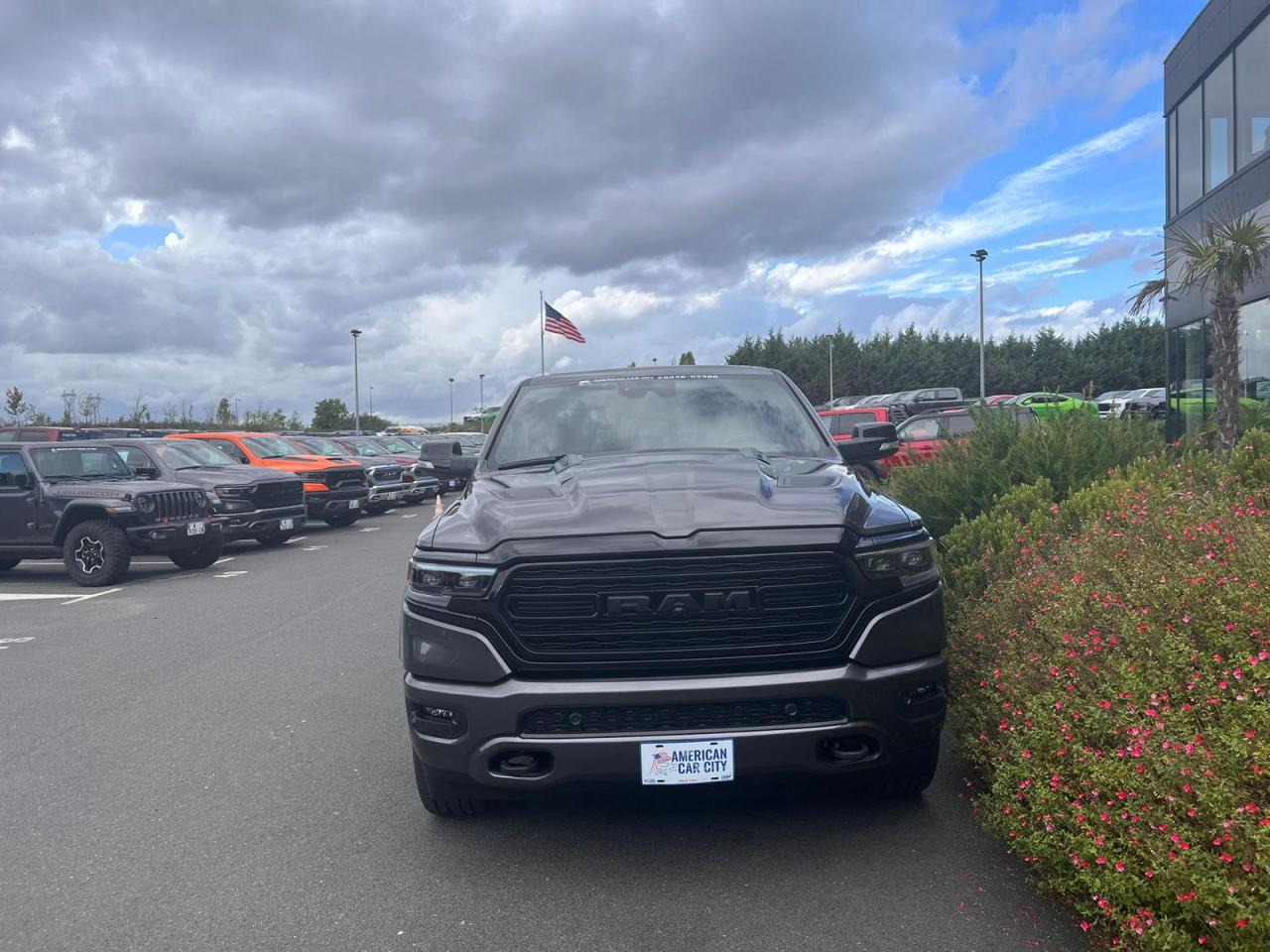 DODGE RAM 1500 CREW LIMITED NIGHT EDITION - RAMBOX - HAYON MULTIFONCTIONS