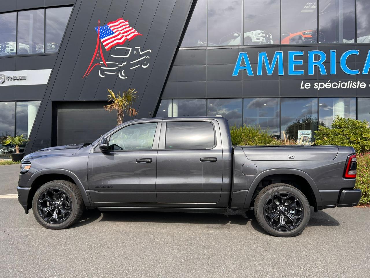 DODGE RAM 1500 CREW LIMITED NIGHT EDITION - RAMBOX - HAYON MULTIFONCTIONS