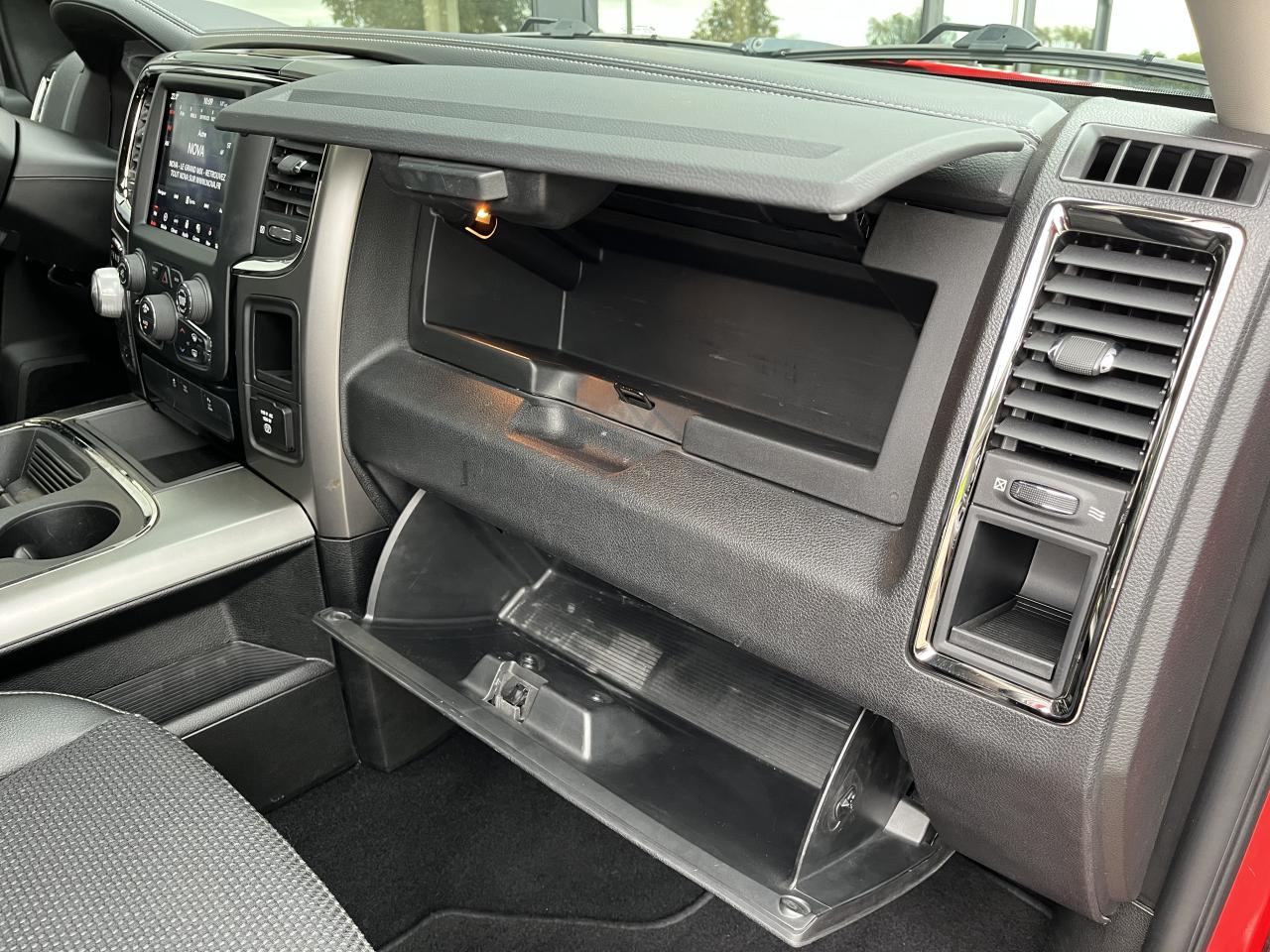 DODGE RAM 1500 CREW CAB SPORT BLACK PACKAGE