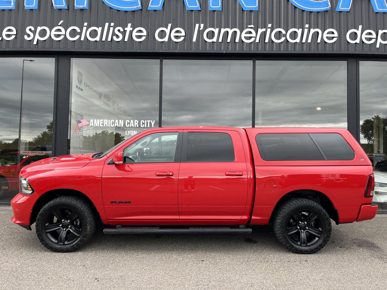 DODGE RAM 1500 CREW CAB SPORT BLACK PACKAGE