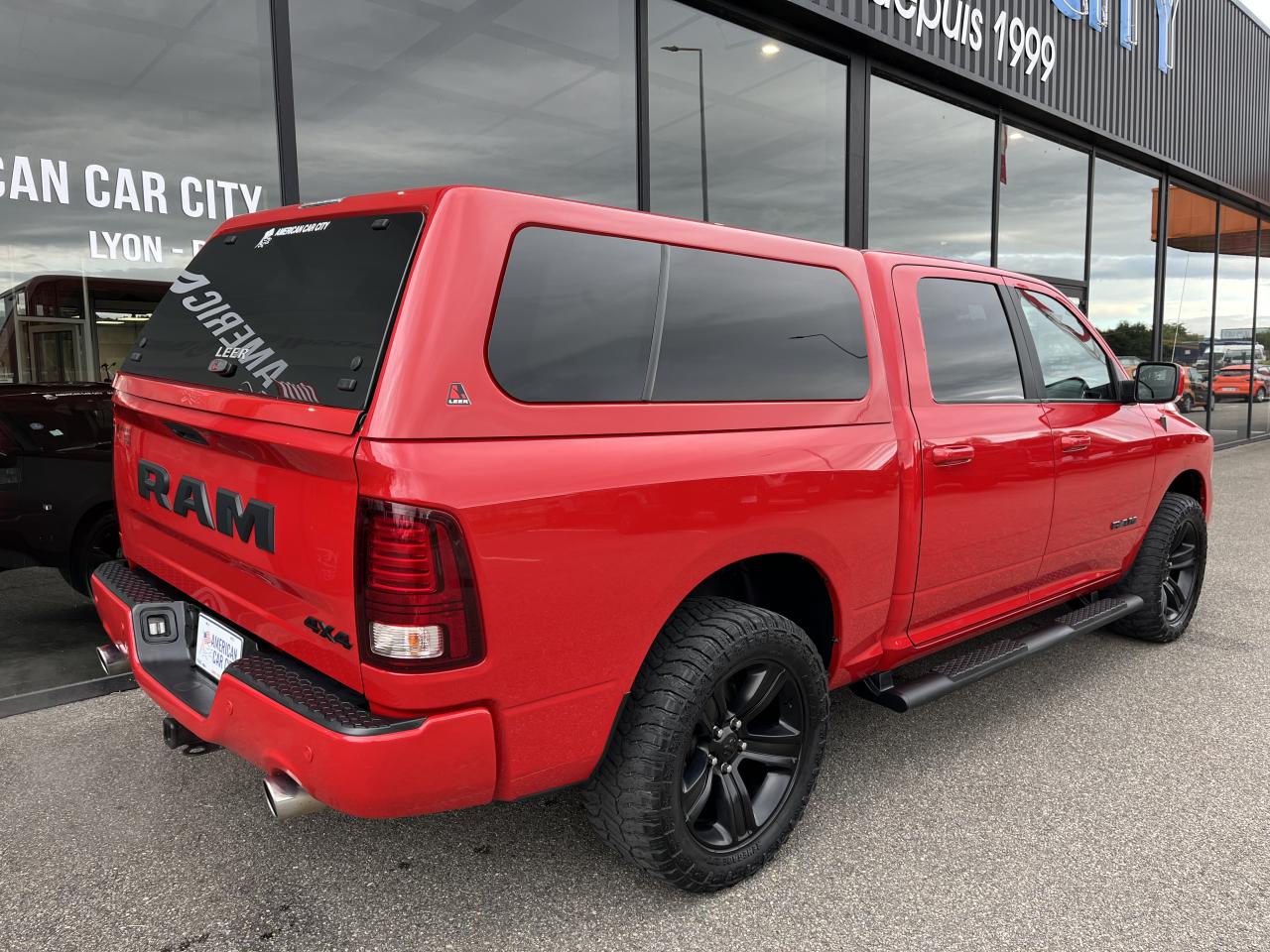 DODGE RAM 1500 CREW CAB SPORT BLACK PACKAGE