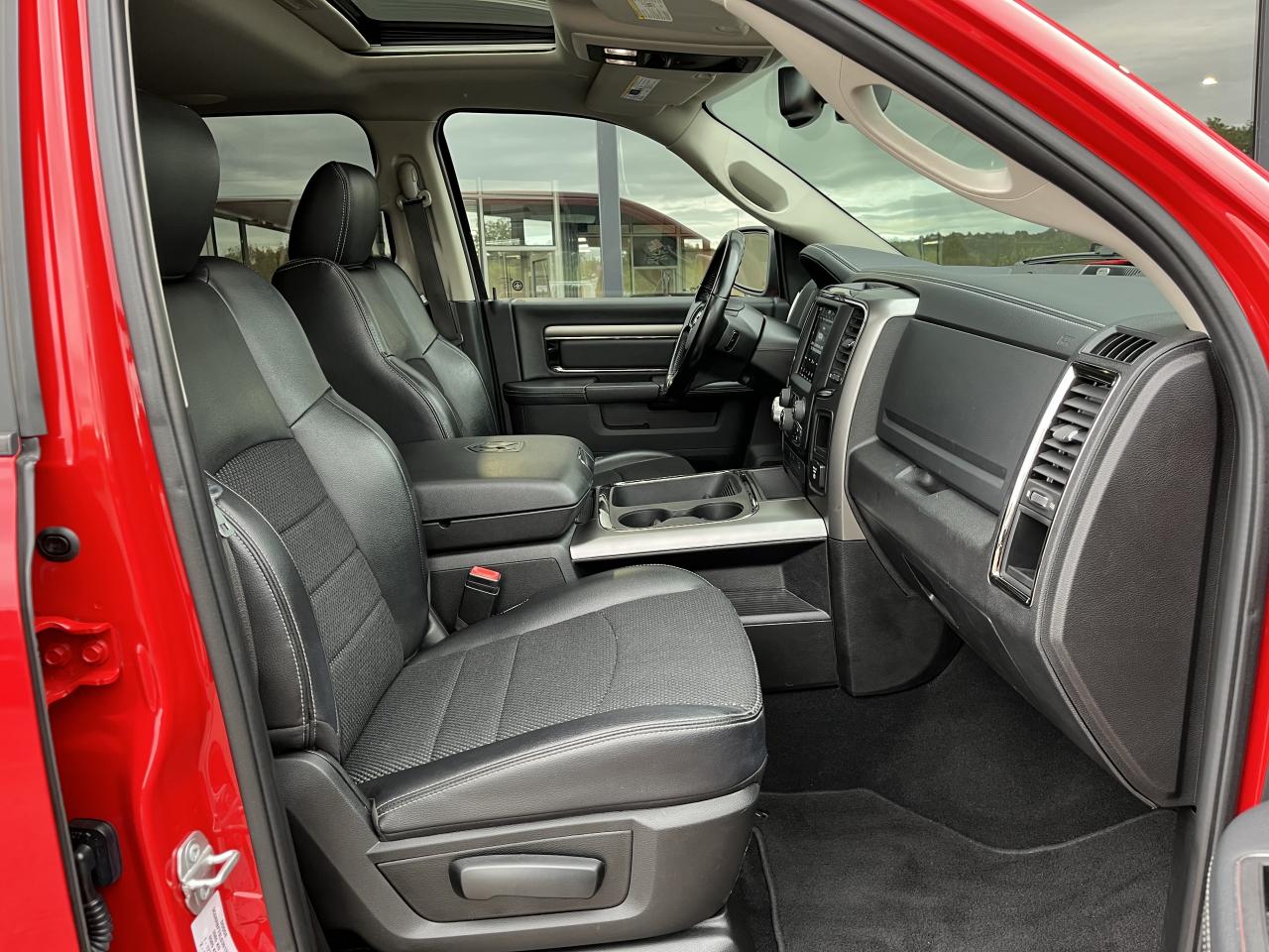 DODGE RAM 1500 CREW CAB SPORT BLACK PACKAGE
