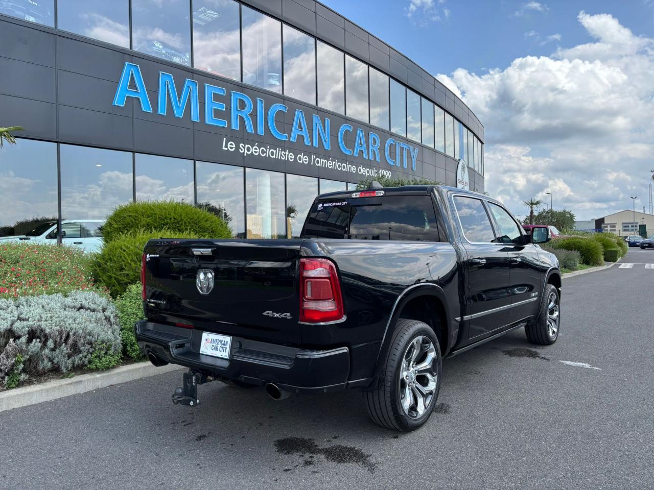 DODGE RAM 1500 CREW LIMITED