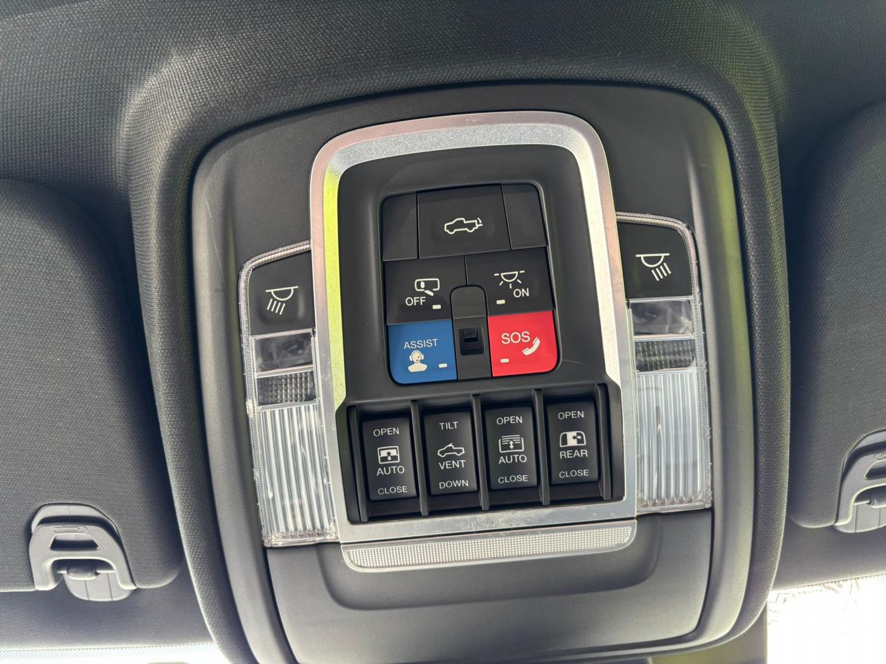 DODGE RAM 1500 CREW LIMITED