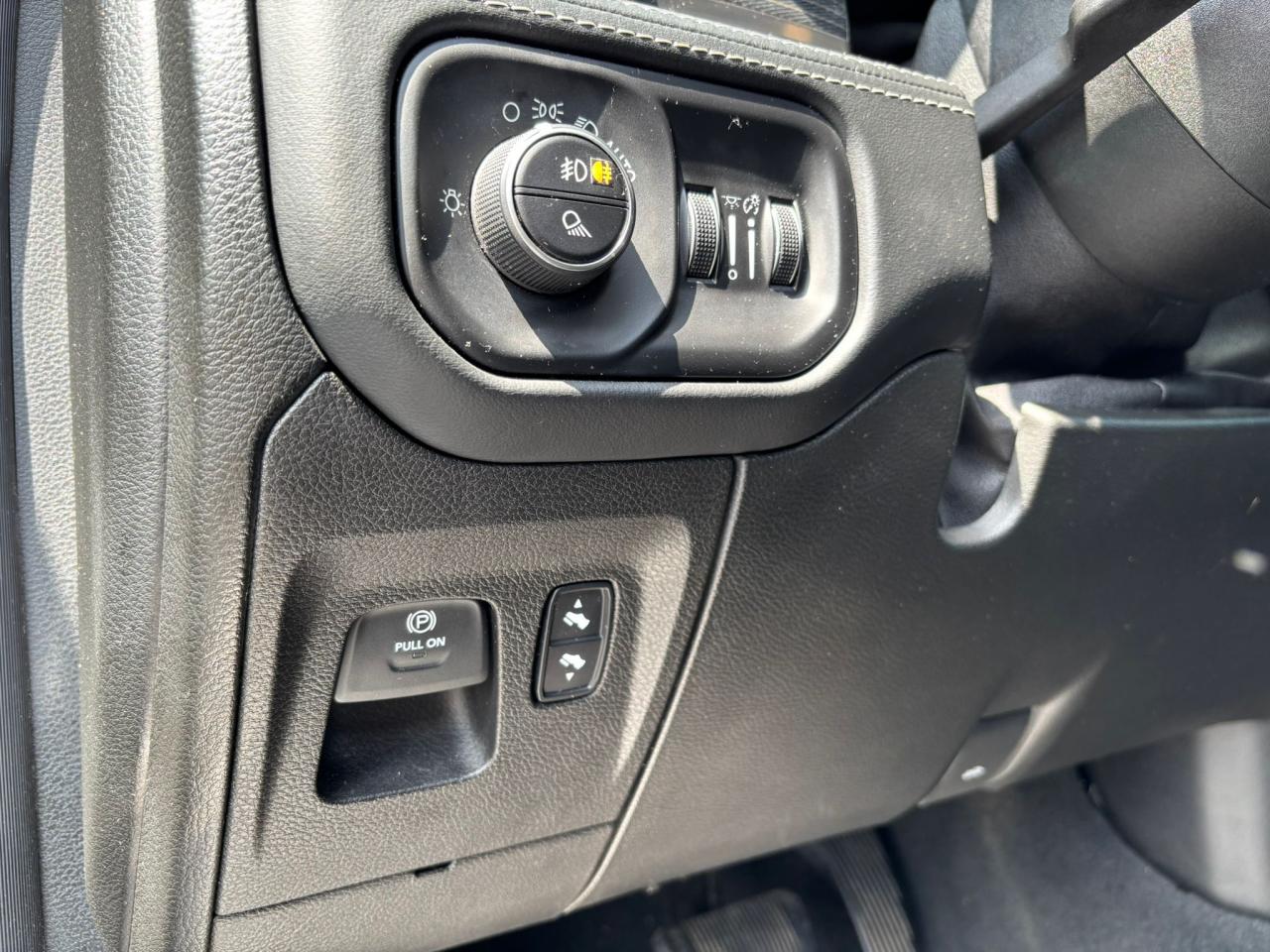 DODGE RAM 1500 CREW LIMITED