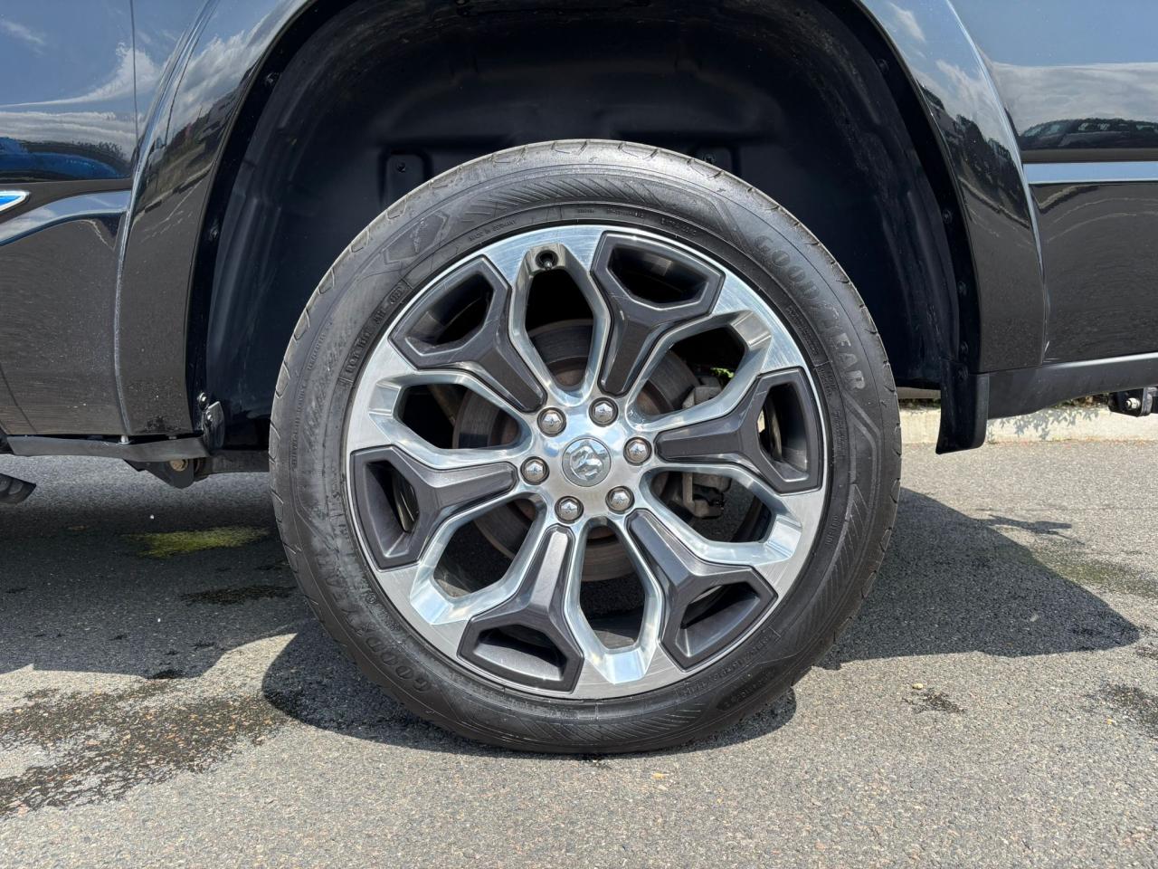 DODGE RAM 1500 CREW LIMITED
