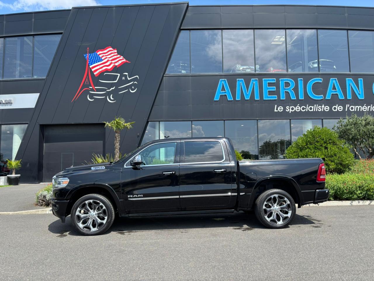 DODGE RAM 1500 CREW LIMITED