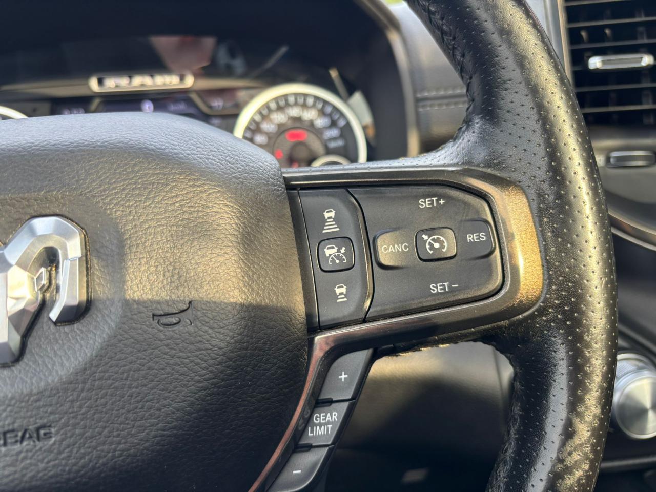 DODGE RAM 1500 CREW SPORT AIR V8 5.7L HEMI