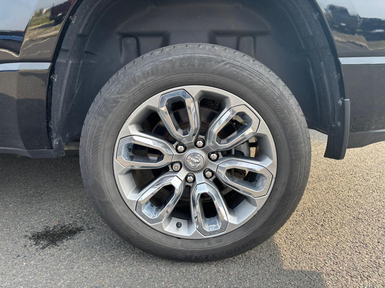 DODGE RAM 1500 CREW SPORT AIR V8 5.7L HEMI