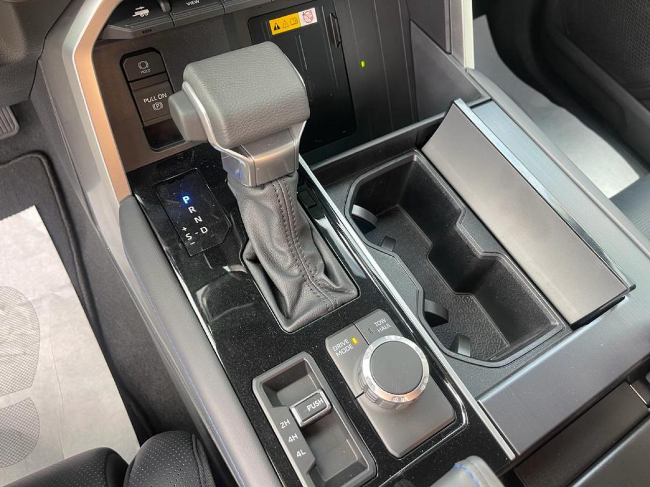 TOYOTA TUNDRA Crewmax PLATINUM