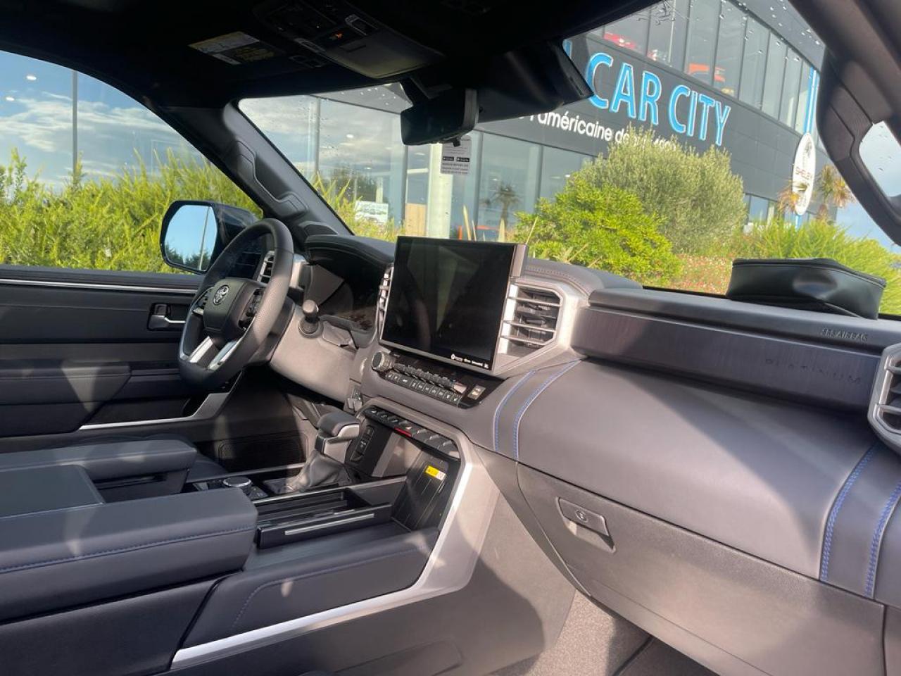 TOYOTA TUNDRA Crewmax PLATINUM