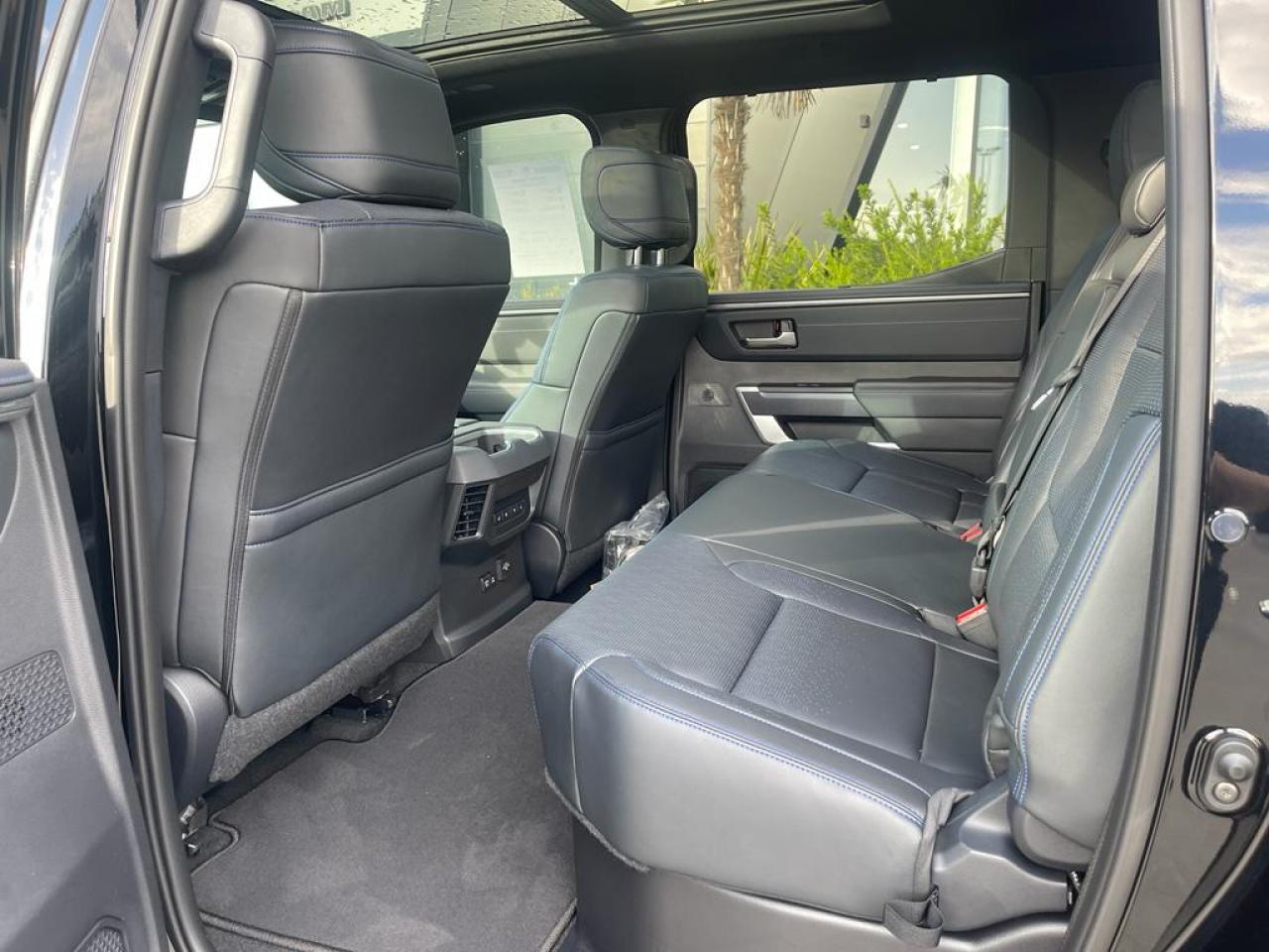TOYOTA TUNDRA Crewmax PLATINUM