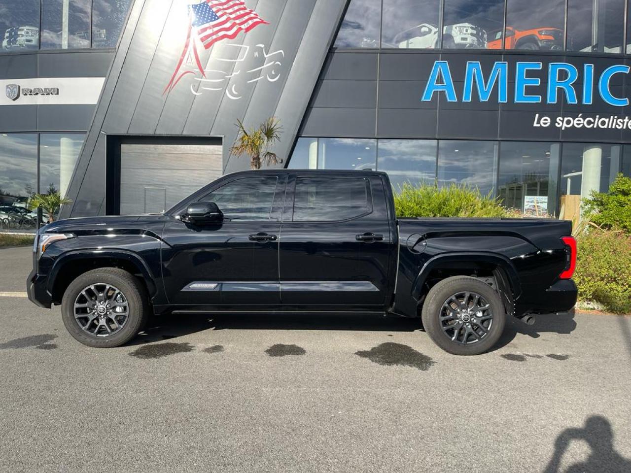 TOYOTA TUNDRA Crewmax PLATINUM