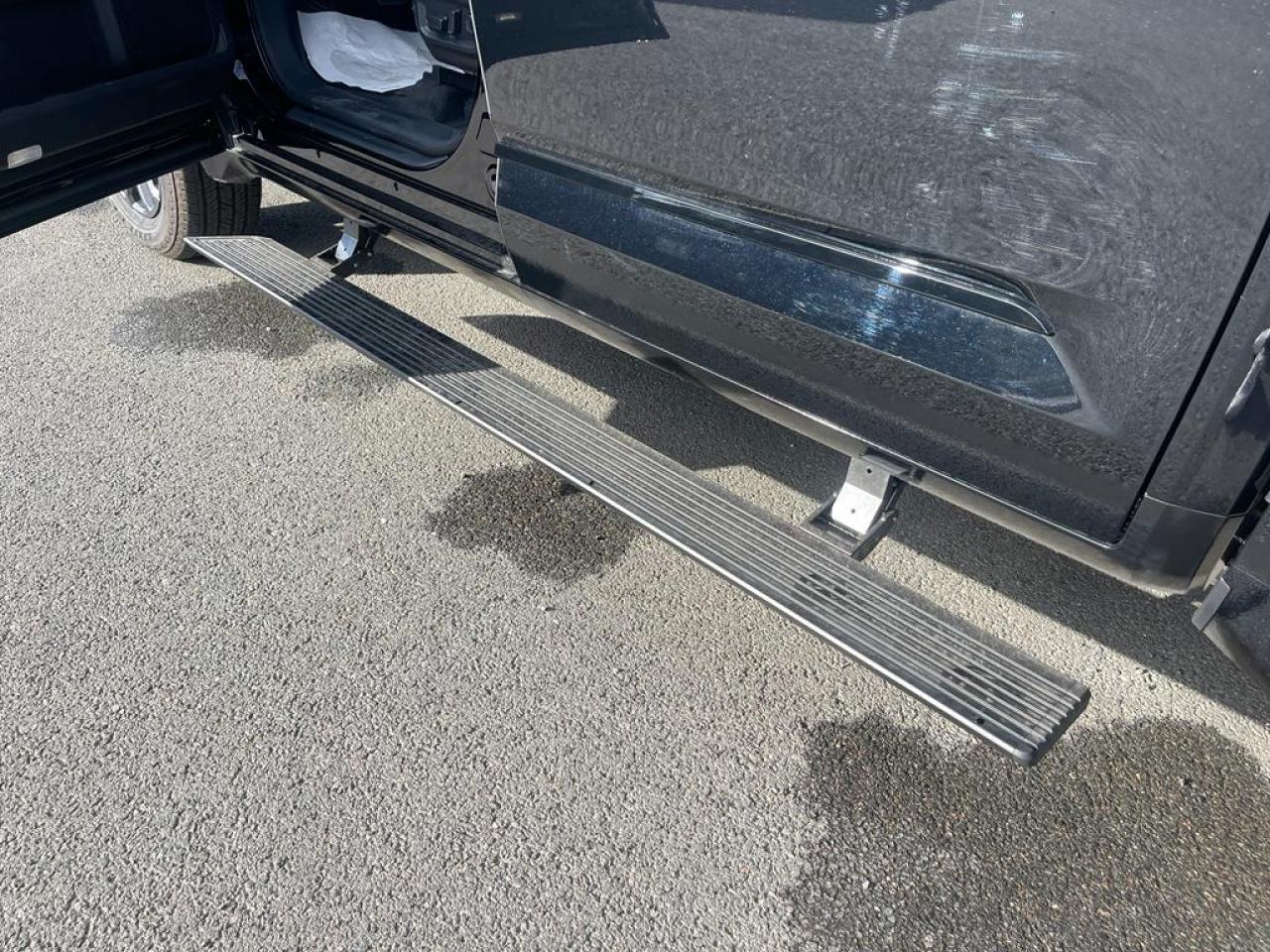 TOYOTA TUNDRA Crewmax PLATINUM