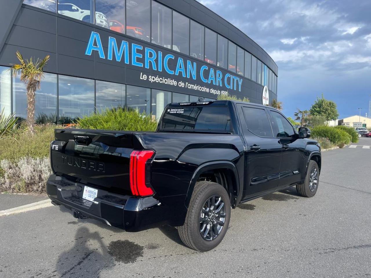 TOYOTA TUNDRA Crewmax PLATINUM