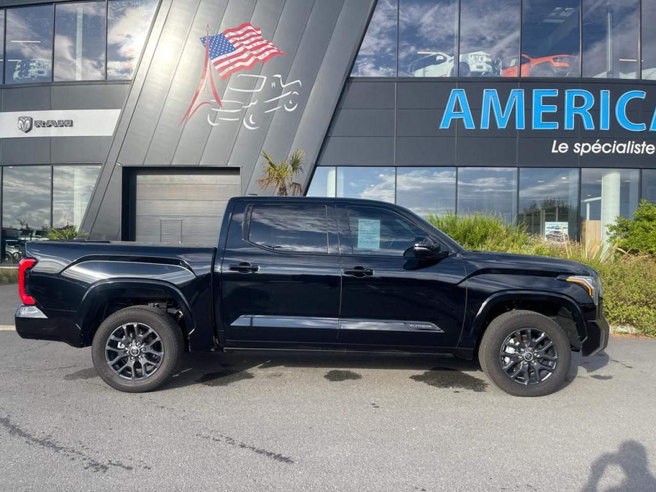 TOYOTA TUNDRA Crewmax PLATINUM