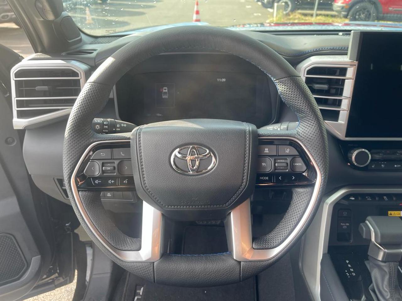 TOYOTA TUNDRA Crewmax PLATINUM