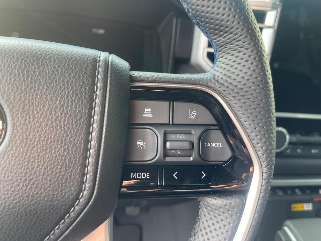 TOYOTA TUNDRA Crewmax PLATINUM