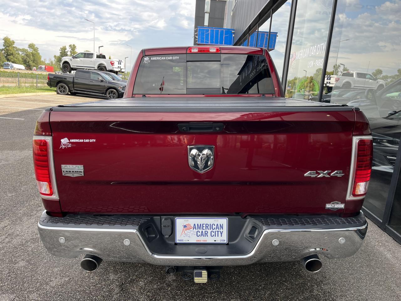 DODGE RAM 1500 CREW CAB LARAMIE AIR 5 PLACES