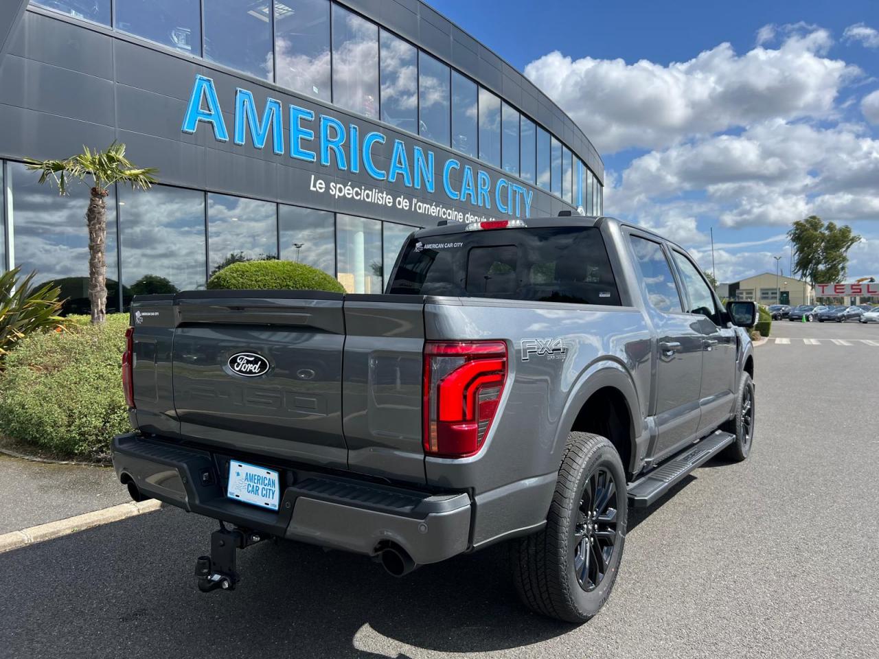 FORD F150 Supercrew LARIAT Black Package V8 5.0L