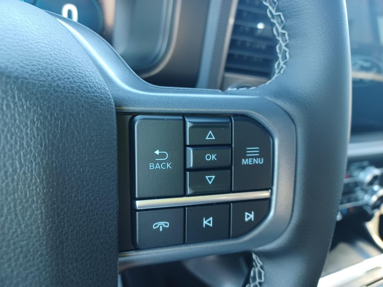 FORD F150 Supercrew LARIAT Black Package V8 5.0L