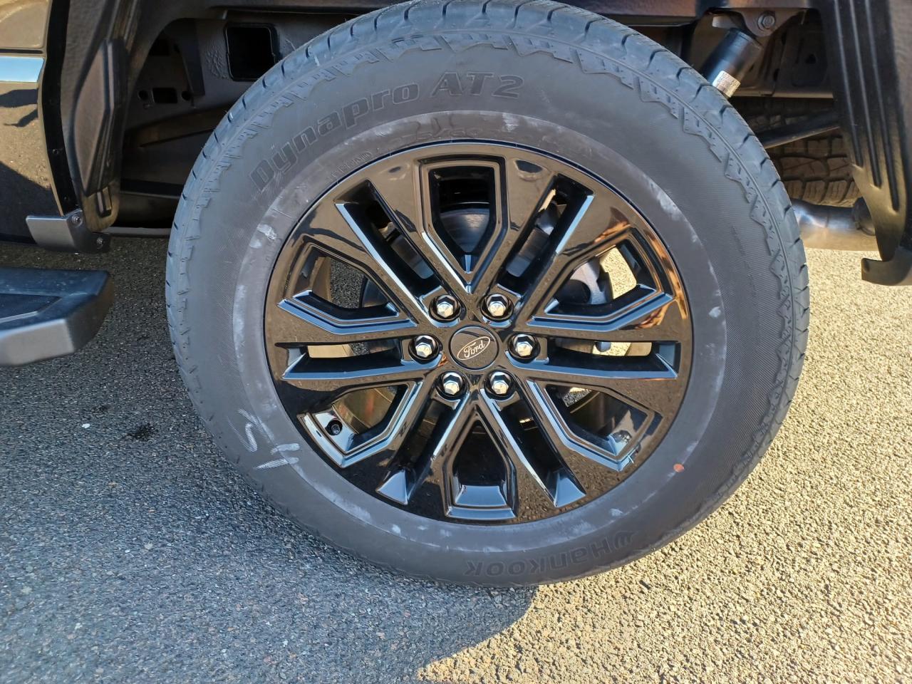 FORD F150 Supercrew LARIAT Black Package V8 5.0L