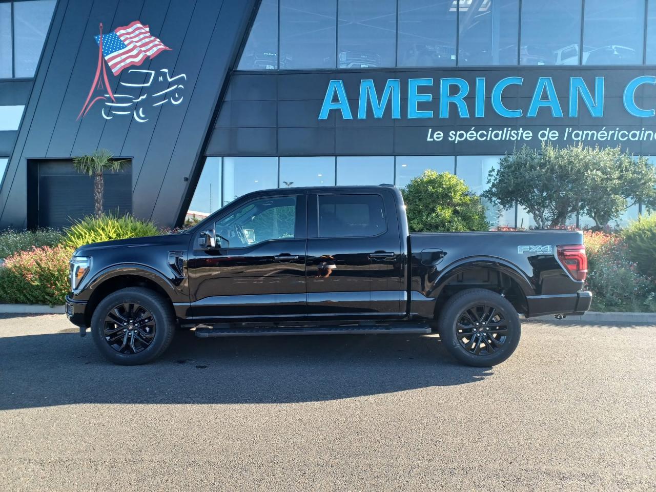 FORD F150 Supercrew LARIAT Black Package V8 5.0L