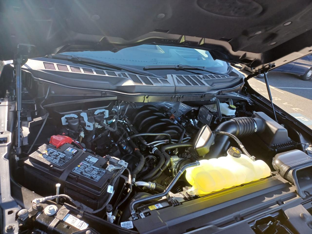 FORD F150 Supercrew LARIAT Black Package V8 5.0L