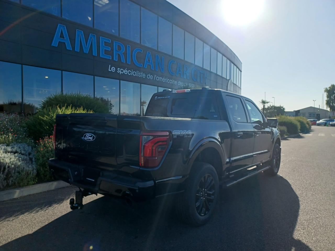 FORD F150 Supercrew LARIAT Black Package V8 5.0L