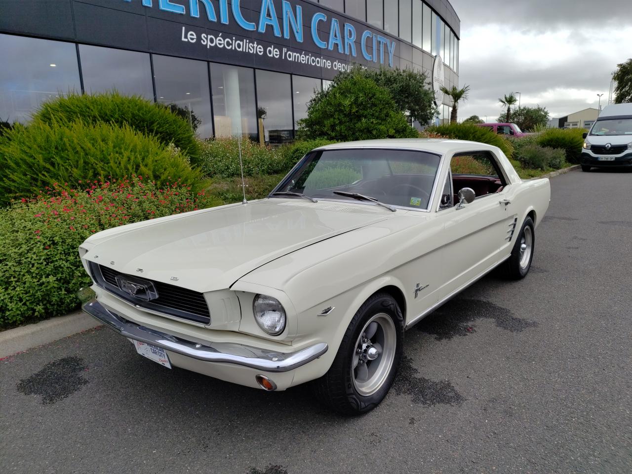 FORD MUSTANG V8 4.7 Litres, boite méca 4